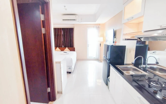 Stunning Studio with Strategic Location at Grand Sungkono Lagoon Apartment