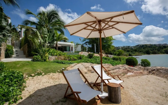 Syrah 3-bedroom Beachfront Villa in Koh Samui