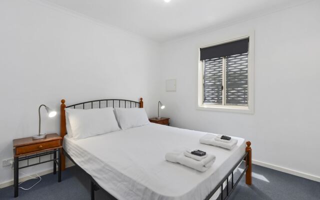 Costello Hotels - Moonta Bay Cabins