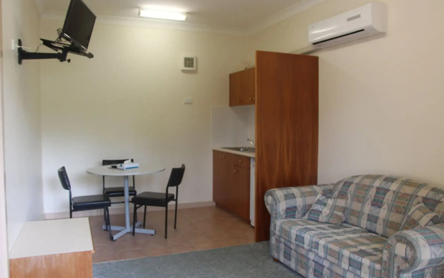 Pioneer Way Motel