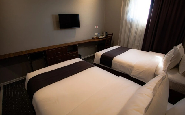 Sharaf Hotel