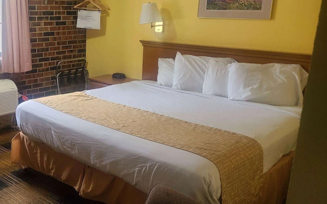 Travelodge Airport Platte City