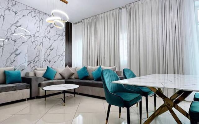 Lux High Rise Marina Apartment