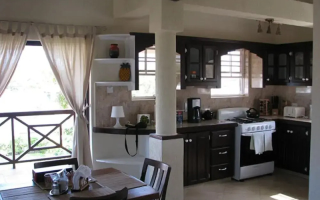 Maya's Bajan Villas - Unit B