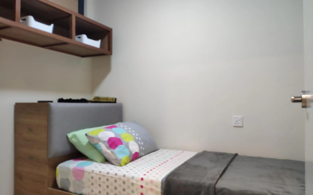 Timur Bay Seafront Residence by DamaiFresh – Guest Rooms – Balok