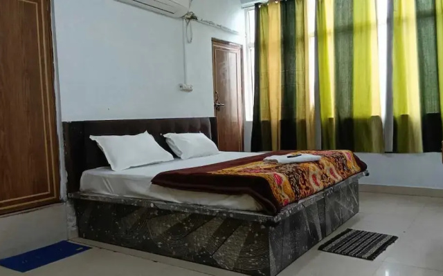 Hotel Trishla Inn Lodging & Boarding