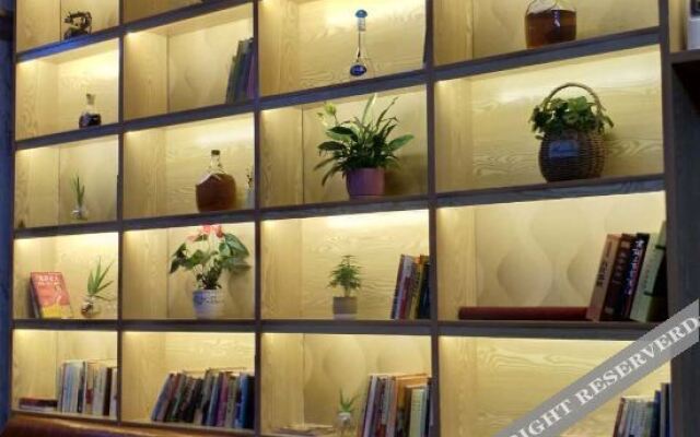 NO 1 Capsule Hotel Beihai