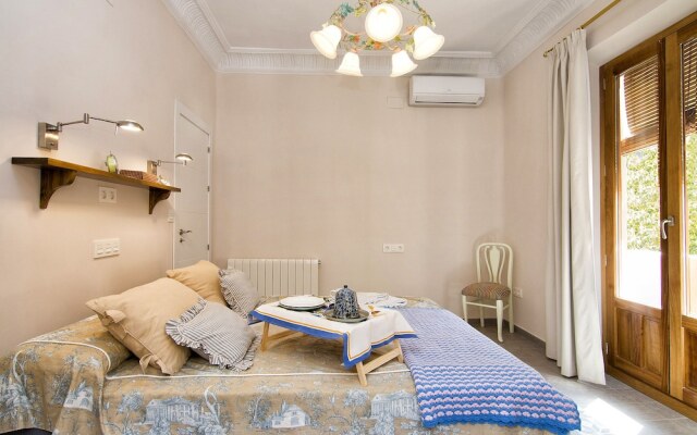 Bright & Elegant City Centre 3 BR Apart