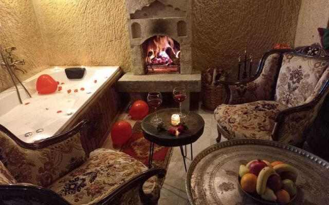 Shiraz Cave Cappadocia