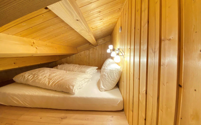 Chalet Salzburg, Dienten