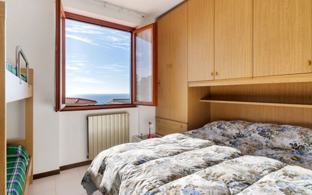 Snug Apartment in Ospedaletti With Swimming Pool
