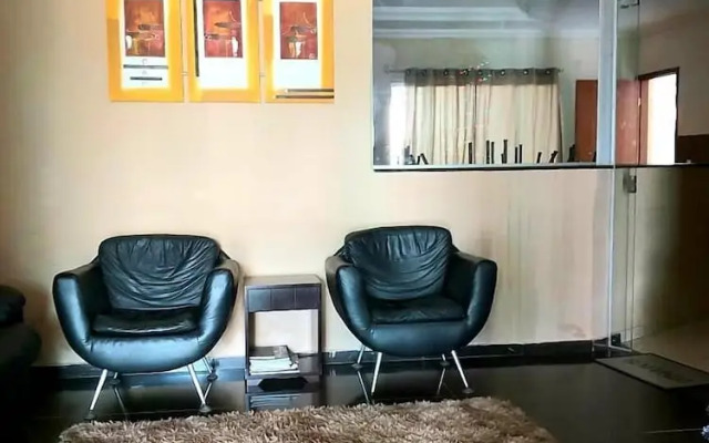 Serra's Comfort Hotel