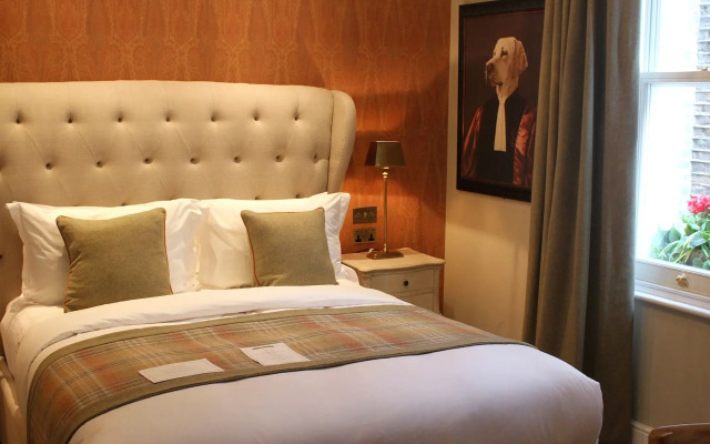 The Hayden Pub & Rooms