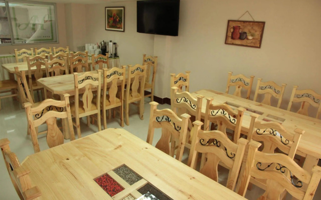 Almudena Apart Hotel