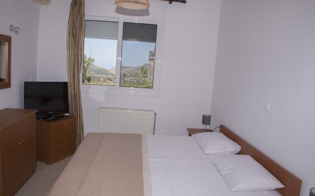 Spacious, Modern Villa in Asomatos, Crete, Greece