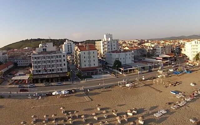 Sarımsaklı Sahil Otel