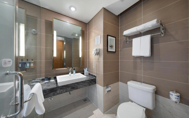 Holiday Inn Express Chongqing Guanyinqiao by IHG