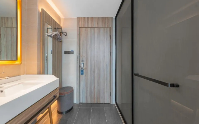 HanTing Premium Hotel (Yancheng Wanda Plaza Xihuan Road)