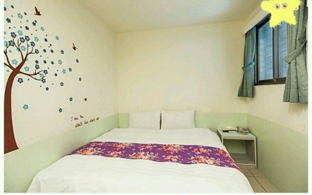 Happy Holiday Hotel