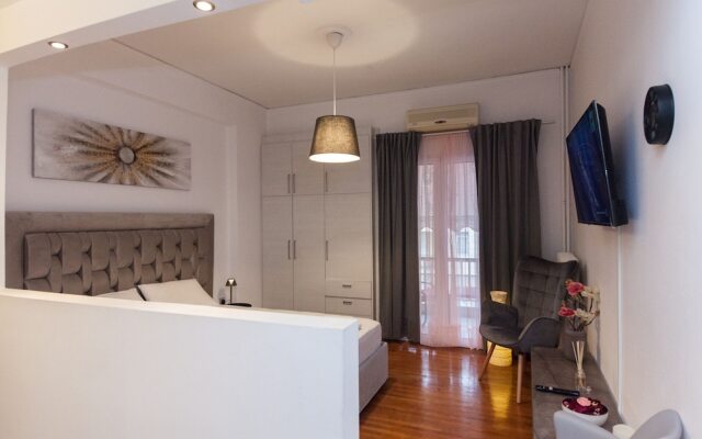 Vironas Chic Sleek Modern Studio