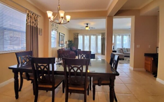 Villa W210 Beautiful 4 Bedroom Home