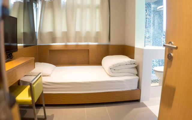 Nuts Hotel