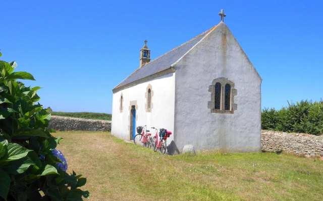 Holiday Home in Plouarzel Near Sandy Cove