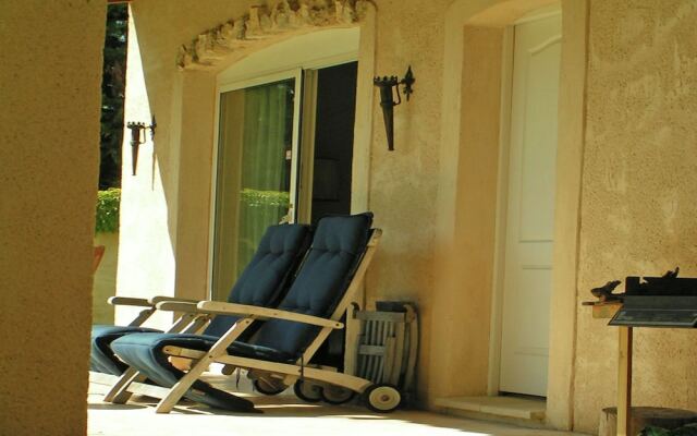 Cozy Cottage With Fenced Pool In A Quiet Area And 30 Km From The Mont Ventoux