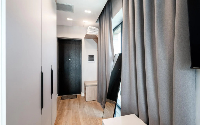 Студия на Набережной Макарова