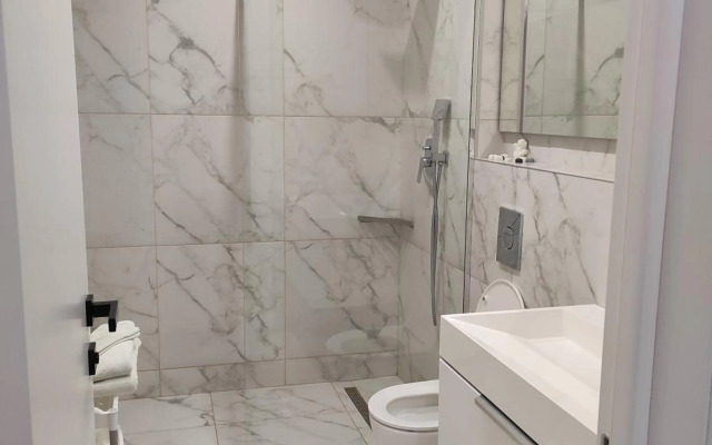 NEW modern apartment