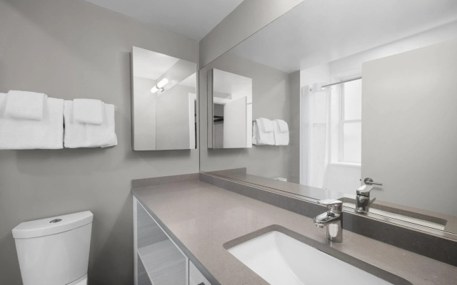 Reside Navy Yard, a Wyndham Residence