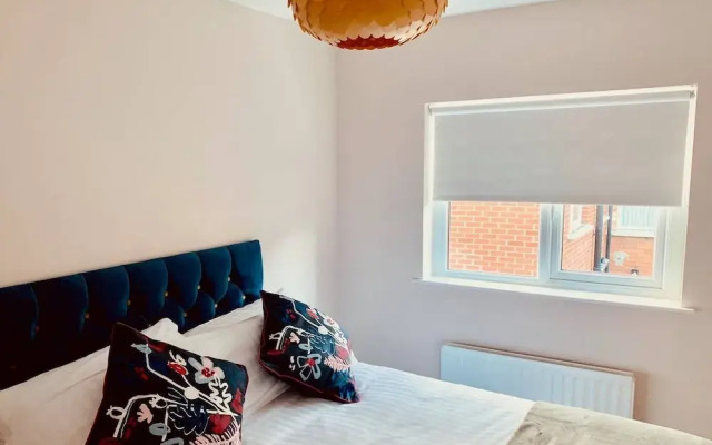 Ebor Cosy Homli Parking Wifi Smart