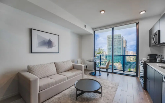 Elegance and Charm Studio at Bayside MIA