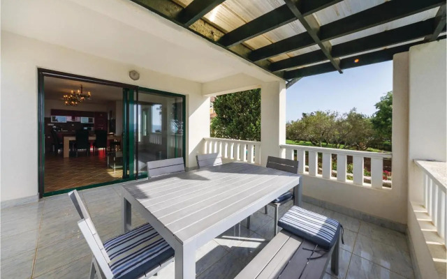 Two-Bedroom Apartment in Privlaka