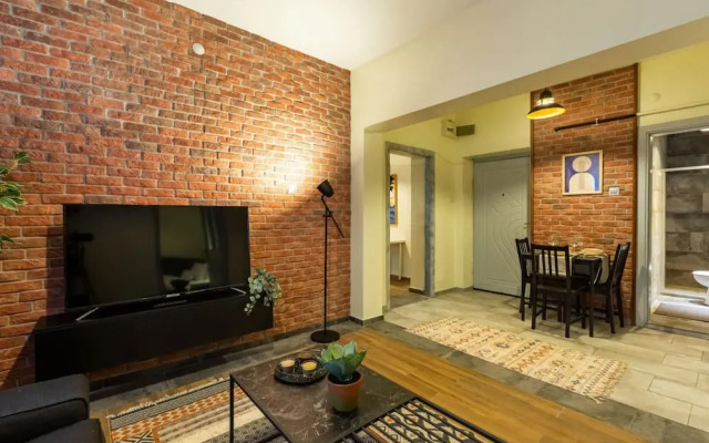 Charming Flat Near Taksim Square in Cihangir