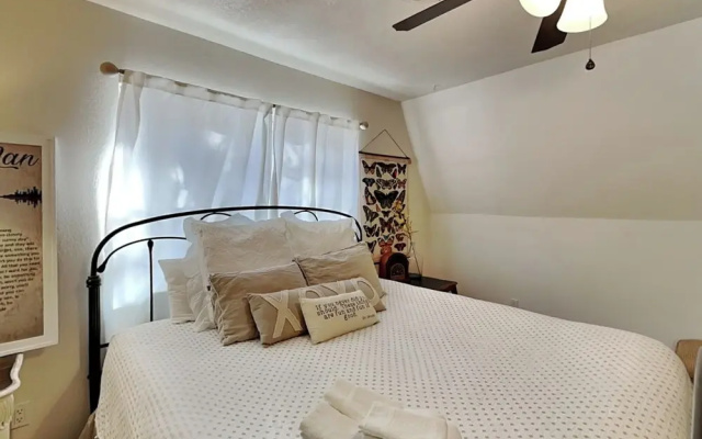 Doc's Den by Ruidoso Vacation Rentals