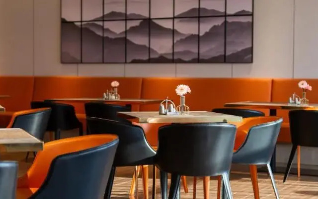 Paco Hotel (North Square Branch of Maoming HSR Station)