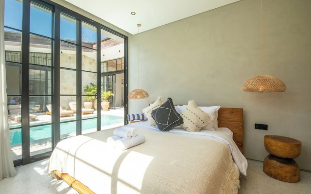 Stylish 5BR Boho Hideaway, 5 Minutes From Bingin