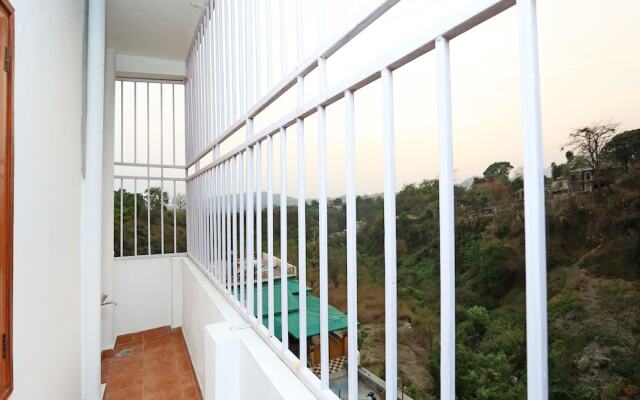 OYO 13502 Home 2BHK Simran Villa DIT