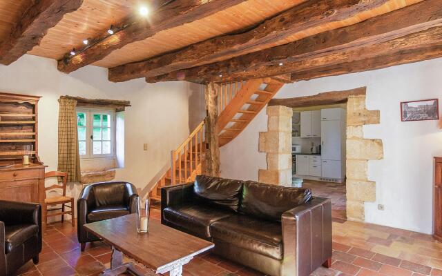 Sprawling Mansion in Aquitaine with Swimming Pool