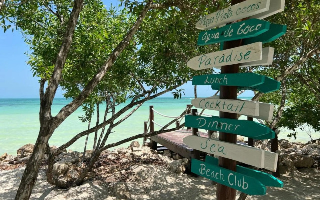 Casa Punta Coco & Beach Club