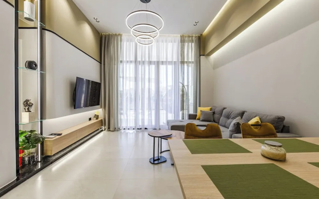 Emily Luxury Veranda