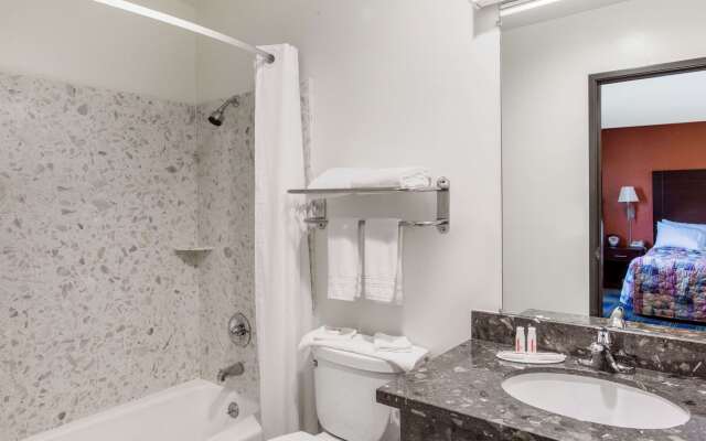 Days Inn by Wyndham Fremont