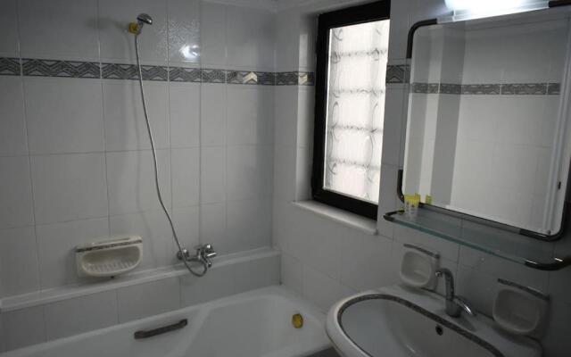 Comfortable Apartment Opposite The Park
