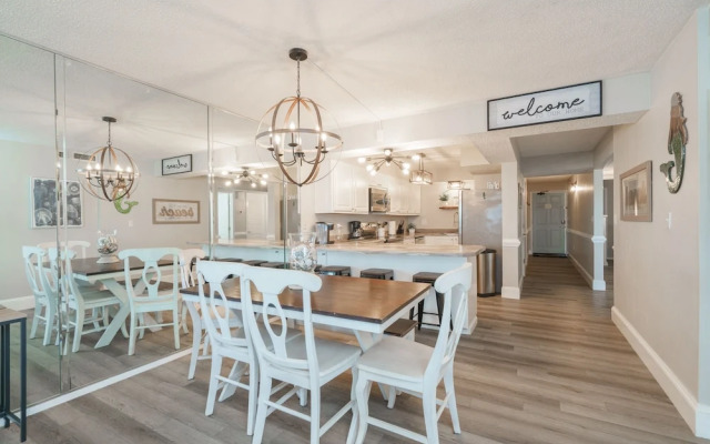 Bethys Beachy Beauty Regency Towers!