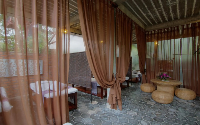 Palm Village Resort & Spa