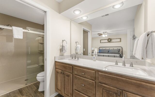 Premiere Pointe 2 Bedroom Condo by RedAwning