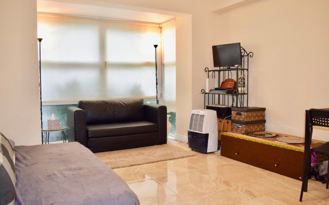 1 Bedroom Apartment on Cathal Brugha St Sleeps 2