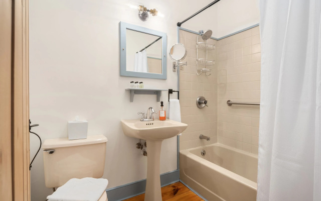 Inn at Silver Maple Farm