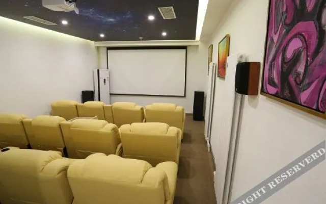 V International Apartment Hotel (Currently unavailable)